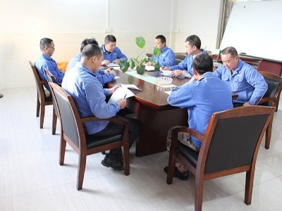 華新科-團(tuán)隊(duì)會(huì)議溝通 華新科-團(tuán)隊(duì)會(huì)議溝通